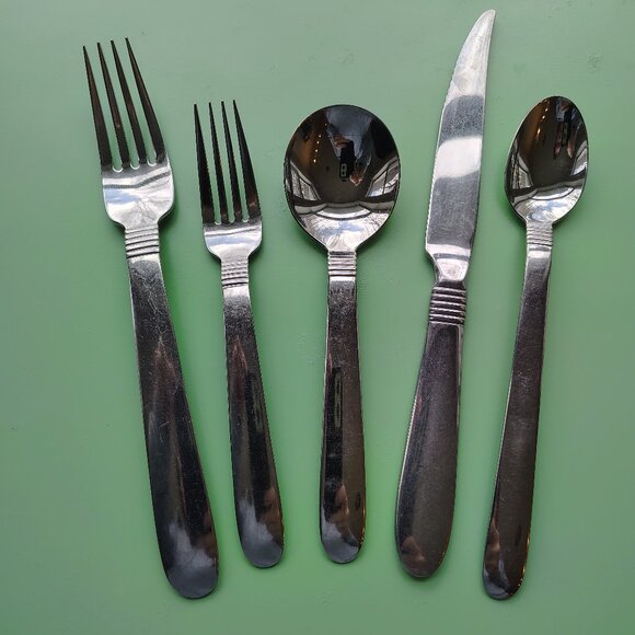 Oneida Other - Oneida USA Raffia Stainless Steel Five Piece Silverware